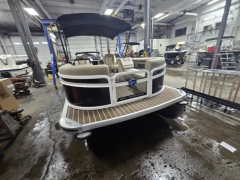 More photos of 2026 PREMIER SUNSCAPE 200 RF 90HP BUNK TRAILER at McLaughlin's RV and Marine - Fargo, ND