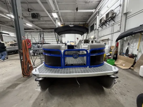 More photos of 2026 PREMIER SUNSCAPE 220 RF 115HP BUNK TRAILER at McLaughlin's RV and Marine - Fargo, ND