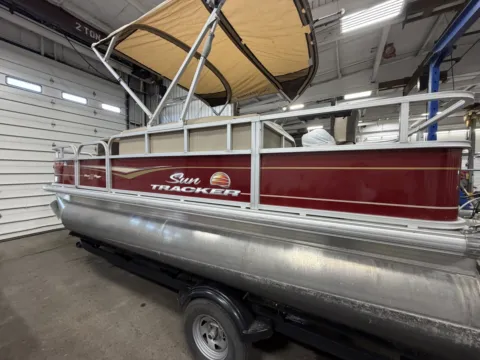 More photos of 2023 SUN TRACKER BASS BUGGY 18 DLX 60HP MERCURY BUNK TRAILER at McLaughlin's RV and Marine - Fargo, ND