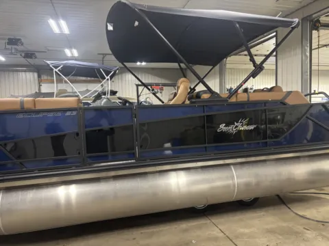 More photos of 2026 SUNCHASER ECLIPSE 23 LR DH 150HP BUNK TRAILER at McLaughlin's RV and Marine - Fargo, ND