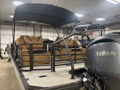 More photos of 2026 SUNCHASER ECLIPSE 23 LR DH 150HP BUNK TRAILER at McLaughlin's RV and Marine - Fargo, ND