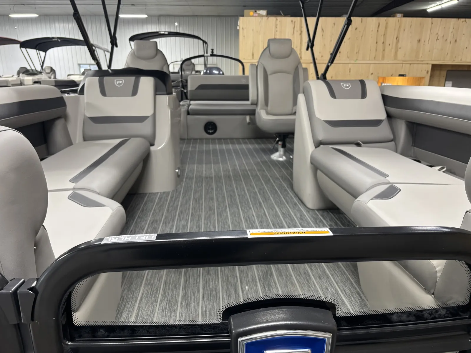 2026 PREMIER SUNSCAPE 220 RL PTX TRIPLE 200HP BUNK TRAILER