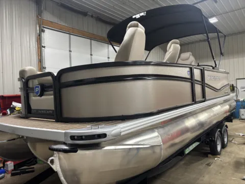 Photos of 2026 PREMIER SUNSCAPE 220 RF PTX TRIPLE 200HP BUNK TRAILER for sale in Fargo, ND at McLaughlin's RV and Marine - Fargo