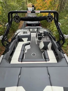 Another view of 2019 MOOMBA HELIX for sale in Fargo, ND at McLaughlin's RV and Marine - Fargo