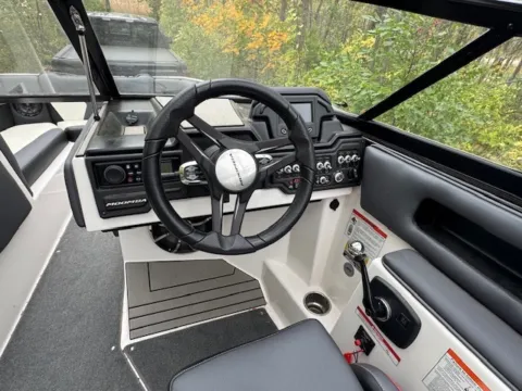 More photos of 2019 MOOMBA HELIX at McLaughlin's RV and Marine - Fargo, ND