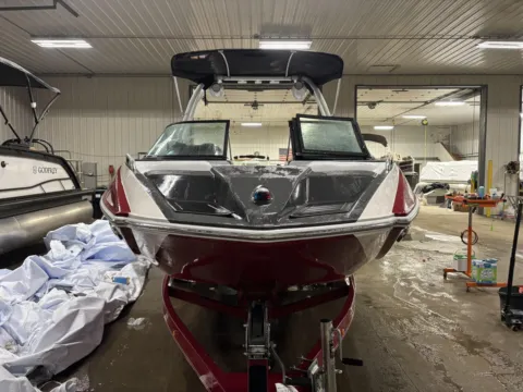 More photos of 2015 MOOMBA MONDO at McLaughlin's RV and Marine - Fargo, ND