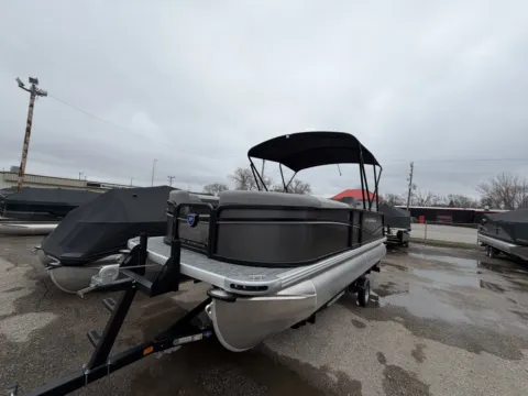 More photos of 2026 PREMIER SUNSCAPE 200 RL 90HP BUNK TRAILER at McLaughlin's RV and Marine - Fargo, ND