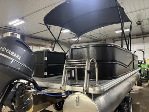 More photos of 2026 PREMIER SUNSCAPE 220 RF 90HP BUNK TRAILER at McLaughlin's RV and Marine - Fargo, ND