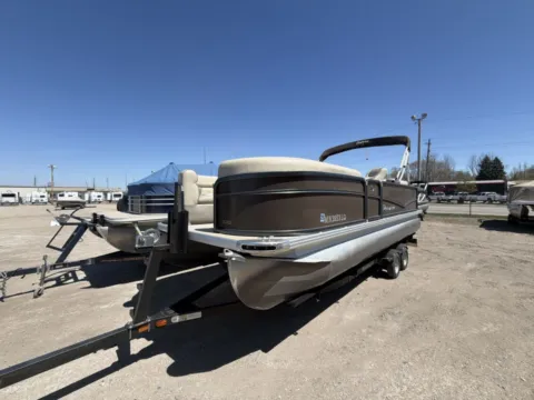 More photos of 2018 PREMIER SUNSATION 230 RF 140HP BUNK TRAILER at McLaughlin's RV and Marine - Fargo, ND