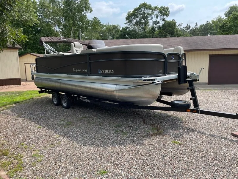 Unknown 2018 PREMIER SUNSATION 230 RF 140HP BUNK TRAILER for sale in Fargo, ND