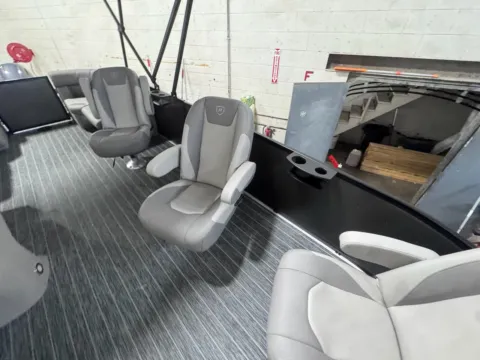 More photos of 2026 PREMIER SUNSCAPE 200 RF 90HP BUNK TRAILER at McLaughlin's RV and Marine - Fargo, ND