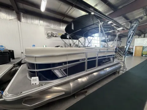 Photos of 2026 SUNCHASER VISTA 18 LR 50HP BUNK TRAILER for sale in Fargo, ND at McLaughlin's RV and Marine - Fargo