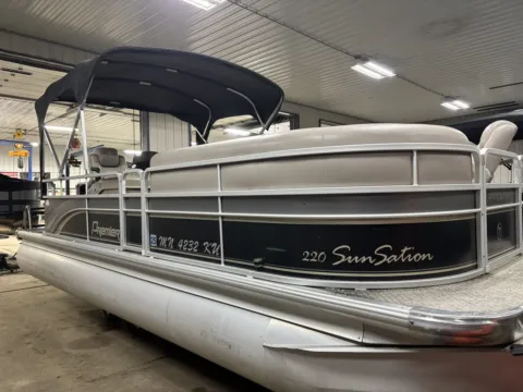 More photos of 2011 PREMIER SUNSATION 220 RF 50HP LEGS SCISSOR TRAILER at McLaughlin's RV and Marine - Fargo, ND