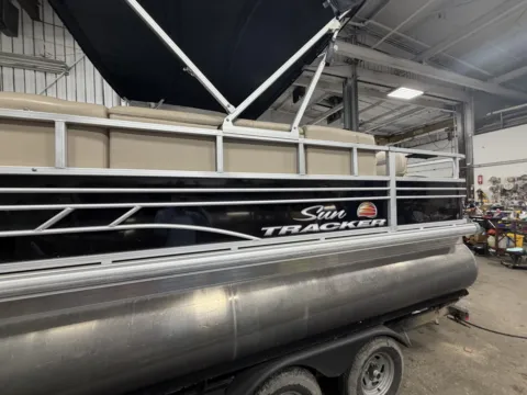 Another view of 2021 SUNTRACKER FISHIN BARGE 20 DLX 90HP BUNK TRAILER for sale in Fargo, ND at McLaughlin's RV and Marine - Fargo
