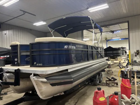 Photos of 2018 CREST CREST I 230 SLC 150HP BUNK TRAILER for sale in Fargo, ND at McLaughlin's RV and Marine - Fargo