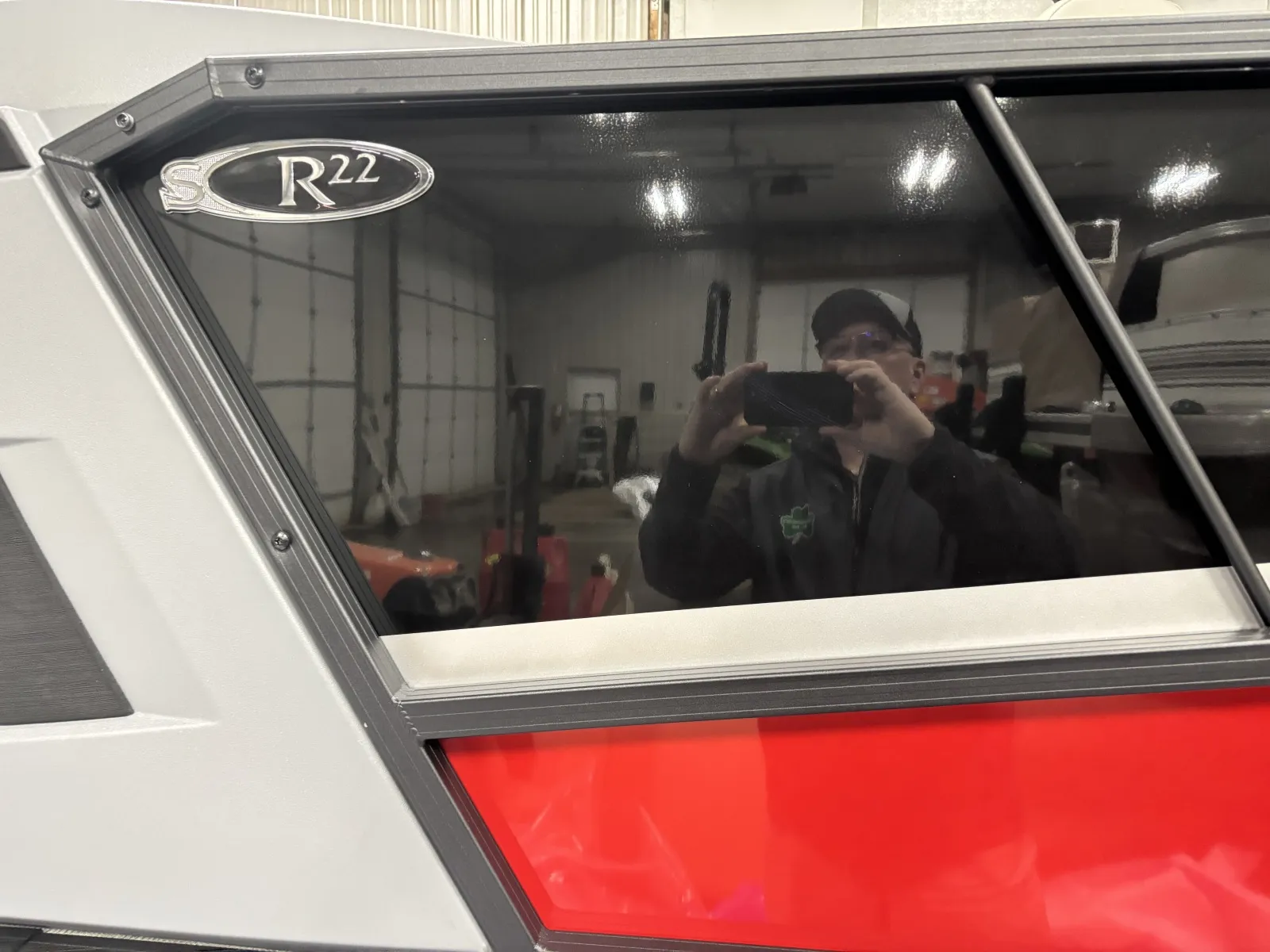 More photos of 2026 SYLVAN R SERIES R-22 LZ DH 115HP BUNK TRAILER at McLaughlin's RV and Marine - Fargo, ND