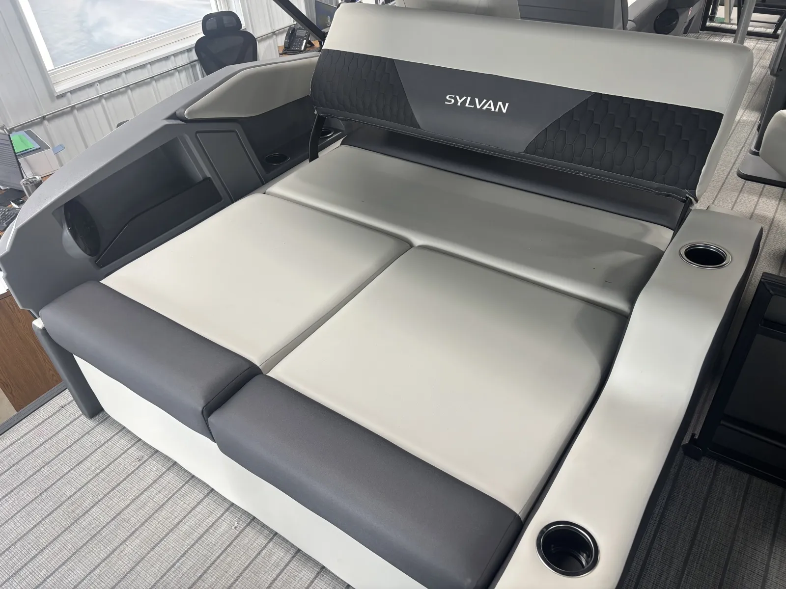 Unknown 2026 SYLVAN R SERIES R-20 CLZ DH 90HP BUNK TRAILER for sale in Fargo, ND