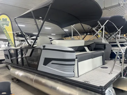 More photos of 2026 SYLVAN R SERIES R-20 CLZ DH 90HP BUNK TRAILER at McLaughlin's RV and Marine - Fargo, ND