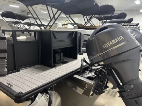 More photos of 2026 SYLVAN R SERIES R-22 PARTY FISH 115HP BUNK TRAILER at McLaughlin's RV and Marine - Fargo, ND