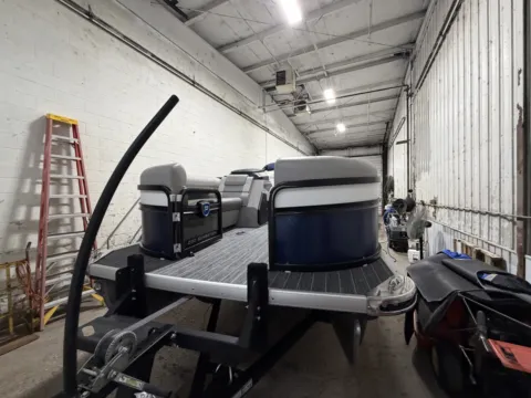 More photos of 2024 PREMIER SUNSATION 230 RL 115HP LEGS BUNK TRAILER at McLaughlin's RV and Marine - Fargo, ND