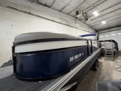 More photos of 2024 PREMIER SUNSATION 230 RL 115HP LEGS BUNK TRAILER at McLaughlin's RV and Marine - Fargo, ND