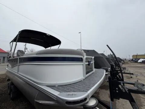 Photos of 2026 PREMIER SUNSCAPE 220 RF 115HP BUNK TRAILER for sale in Fargo, ND at McLaughlin's RV and Marine - Fargo