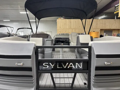 Photos of 2026 SYLVAN R SERIES R-20 CLZ DH 90HP BUNK TRAILER for sale in Fargo, ND at McLaughlin's RV and Marine - Fargo