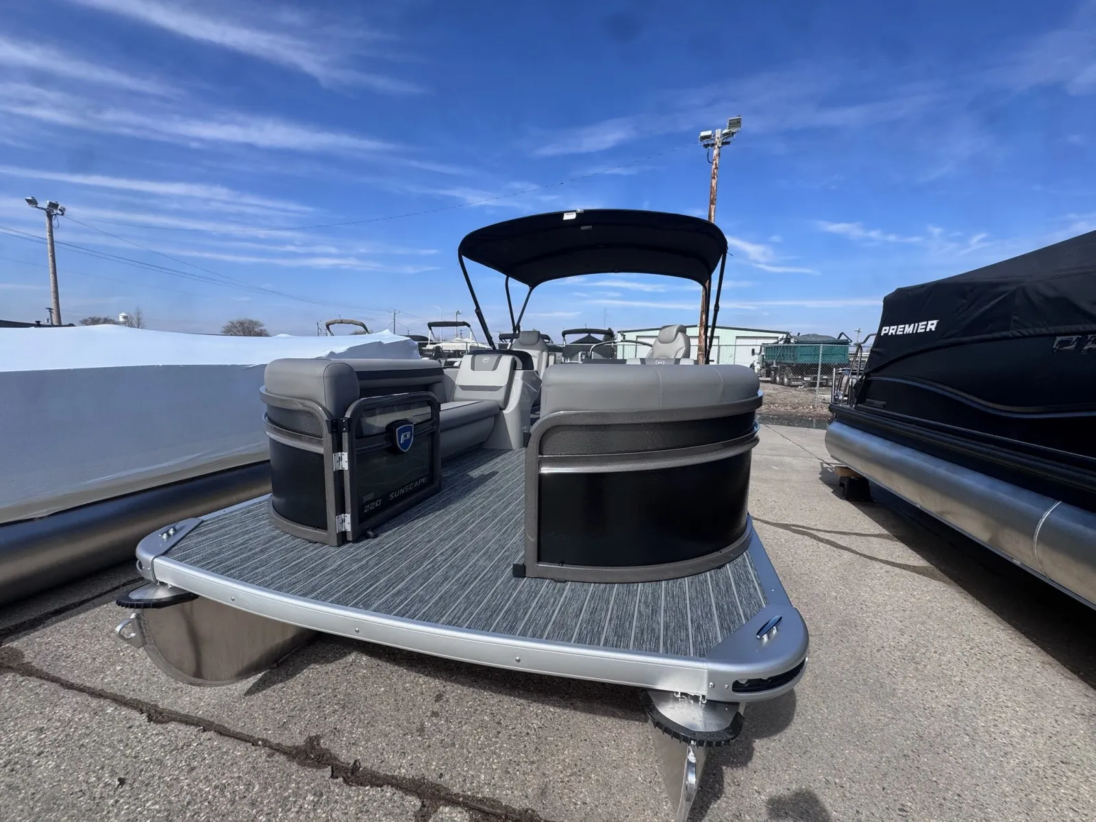 More photos of 2026 PREMIER SUNSCAPE 220 RL 115HP BUNK TRAILER at McLaughlin's RV and Marine - Fargo, ND