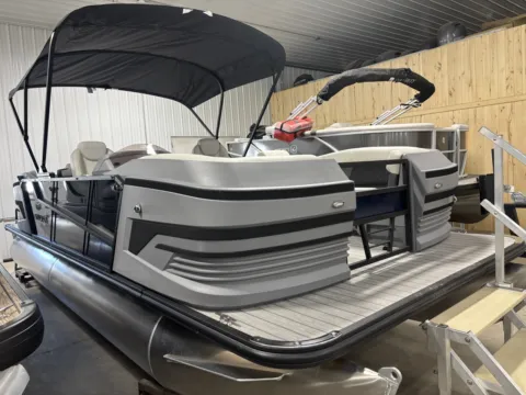 Another view of 2026 SYLVAN R SERIES R-22 LZ DH 115HP BUNK TRAILER for sale in Detroit Lakes, MN at McLaughlin's RV & Marine - Detroit Lakes