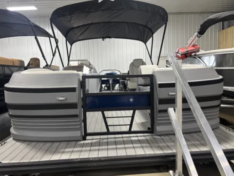 More photos of 2026 SYLVAN R SERIES R-22 LZ DH 115HP BUNK TRAILER at McLaughlin's RV & Marine - Detroit Lakes, MN
