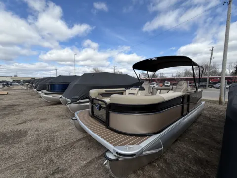 Photos of 2026 PREMIER SUNSCAPE 220 RF 115HP BUNK TRAILER for sale in Fargo, ND at McLaughlin's RV and Marine - Fargo