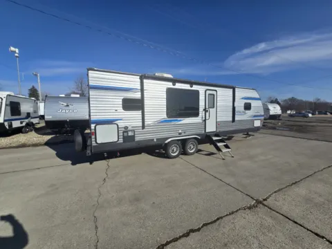 More photos of 2020 COACHMEN CATALINA 283 RKS LEGACY EDITION at McLaughlin's RV and Marine - Fargo, ND
