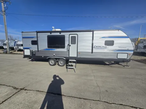 Another view of 2020 COACHMEN CATALINA 283 RKS LEGACY EDITION for sale in Fargo, ND at McLaughlin's RV and Marine - Fargo