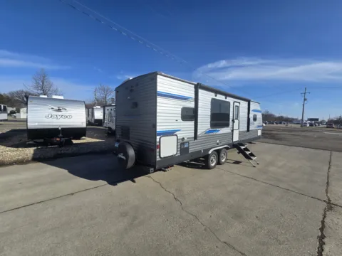 More photos of 2020 COACHMEN CATALINA 283 RKS LEGACY EDITION at McLaughlin's RV and Marine - Fargo, ND