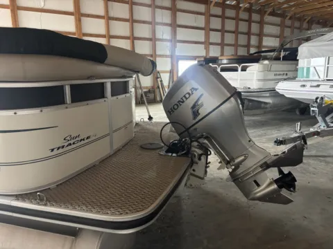 More photos of 2010 TRACKER PARTY BARGE 22 90HP BUNK TRAILER at McLaughlin's RV and Marine - Fargo, ND