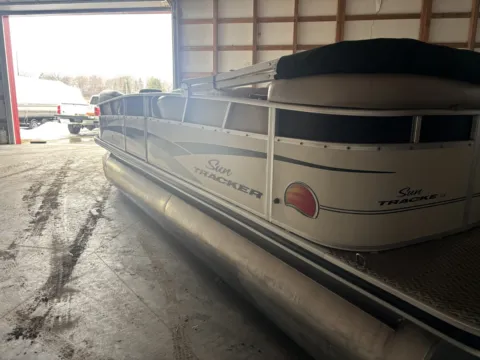 More photos of 2010 TRACKER PARTY BARGE 22 90HP BUNK TRAILER at McLaughlin's RV and Marine - Fargo, ND