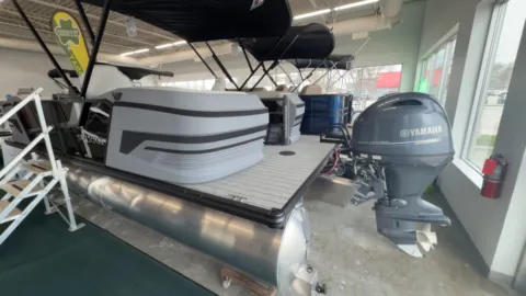 Photos of 2026 SYLVAN R SERIES R-20 LZ DH 90HP BUNK TRAILER for sale in Fargo, ND at McLaughlin's RV and Marine - Fargo
