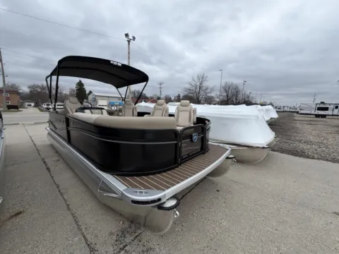 More photos of 2026 PREMIER SUNSCAPE 220 RF 150HP BUNK TRAILER at McLaughlin's RV and Marine - Fargo, ND