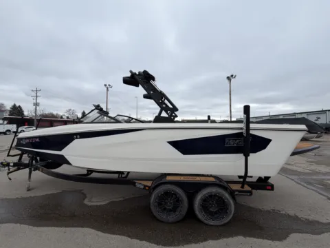 More photos of 2023 HEYDAY WT SURF at McLaughlin's RV and Marine - Fargo, ND