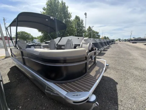 Photos of 2026 PREMIER SUNSCAPE 200 RL 115HP BUNK TRAILER for sale in Fargo, ND at McLaughlin's RV and Marine - Fargo