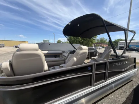 More photos of 2026 PREMIER SUNSCAPE 200 RL 115HP BUNK TRAILER at McLaughlin's RV and Marine - Fargo, ND