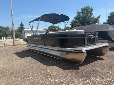 More photos of 2027 PREMIER SUNSCAPE 220 RL 150HP BUNK TRAILER at McLaughlin's RV and Marine - Fargo, ND
