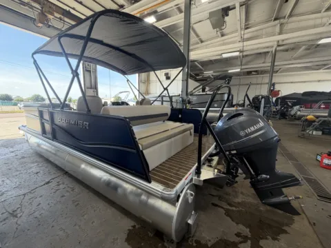More photos of 2027 PREMIER SUNSCAPE 200 RL 90HP BUNK TRAILER at McLaughlin's RV and Marine - Fargo, ND