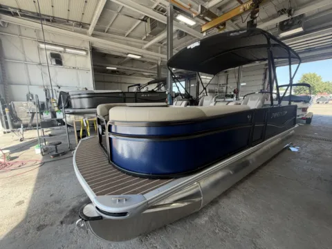Photos of 2027 PREMIER SUNSCAPE 200 RL 90HP BUNK TRAILER for sale in Fargo, ND at McLaughlin's RV and Marine - Fargo