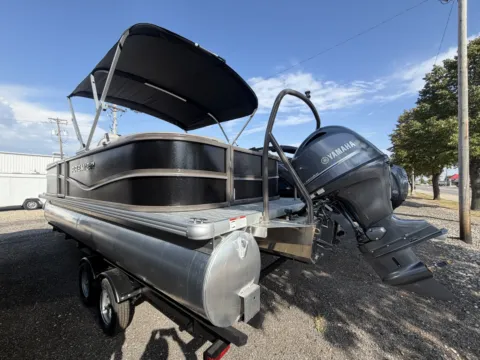 More photos of 2027 PREMIER SUNSCAPE 220 RF 115HP BUNK TRAILER at McLaughlin's RV and Marine - Fargo, ND