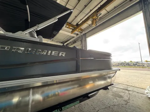 More photos of 2027 PREMIER SUNSCAPE 220 RF 115HP BUNK TRAILER at McLaughlin's RV and Marine - Fargo, ND