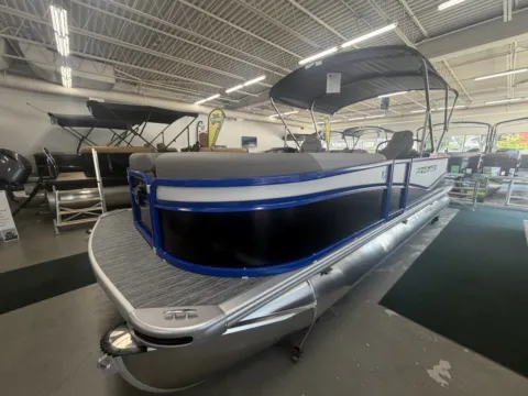 More photos of 2027 PREMIER SUNSCAPE 220 RF 115HP BUNK TRAILER at McLaughlin's RV and Marine - Fargo, ND