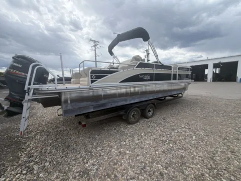 Photos of 2012 G-3 ELITE 325C TRIPLE 225HP LEGS BUNK TRAILER for sale in Fargo, ND at McLaughlin's RV and Marine - Fargo