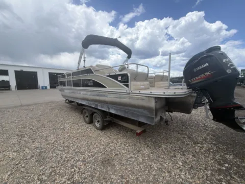 More photos of 2012 G-3 ELITE 325C TRIPLE 225HP LEGS BUNK TRAILER at McLaughlin's RV and Marine - Fargo, ND