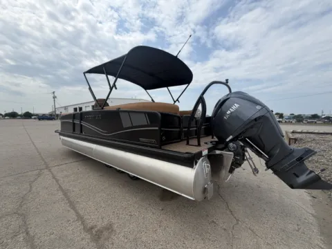 More photos of 2027 PREMIER SOLARIS 250 RF PTX TRIPLE 300HP BUNK TRAILER at McLaughlin's RV and Marine - Fargo, ND